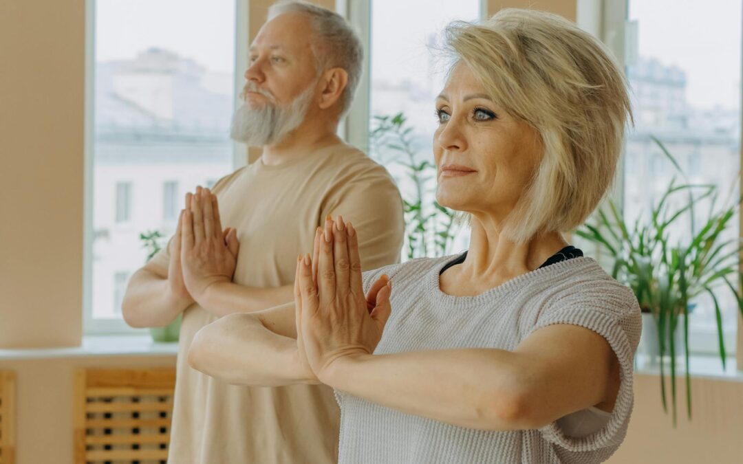 Yoga per Anziani: Non è Mai Troppo Tardi per Iniziare – Benefici a Qualsiasi Età